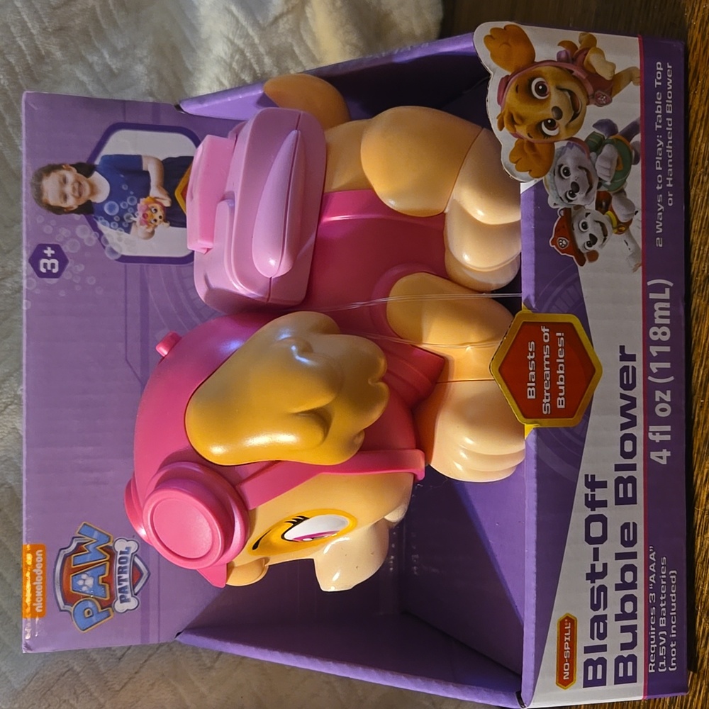 Paw Patrol Pink Skye  Blast-Off Bubble Blower
